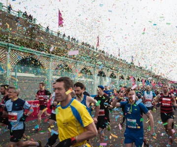 Confetti cannons at marathon race start